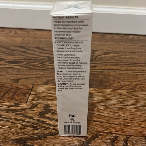 ProX OLAY Dermatological Brigthening Hydrating Essence Water 150 ml - Picture 2 of 4